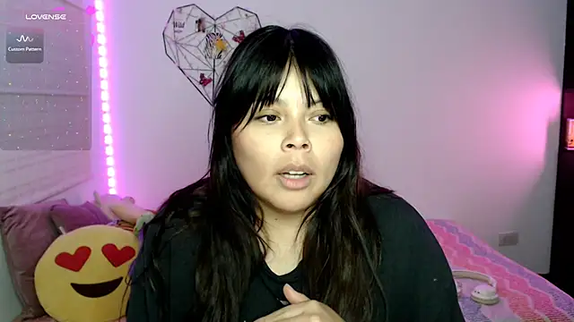 Snapshot of EllieMoonX chatting on 07-23-26, 02:20 EllieMoonX online show from 07-23-26, 02:20