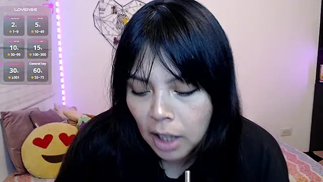 Snapshot of EllieMoonX chatting on 07-25-26, 12:20 EllieMoonX online show from 07-25-26, 12:20