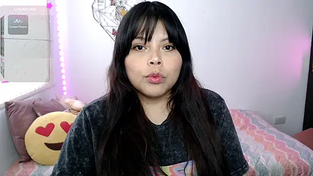 Snapshot of EllieMoonX chatting on 07-31-26, 10:20 EllieMoonX online show from 07-31-26, 10:20