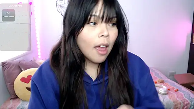 Snapshot of EllieMoonX chatting on 08-04-26, 10:34 EllieMoonX online show from 08-04-26, 10:34