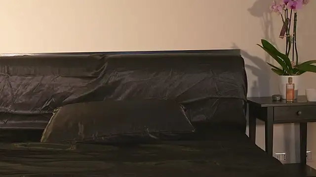 AbrilColls  online show from 03-14-26, 07:58