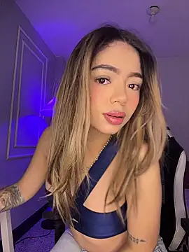 HoneyMollyX online show from 10-30-25, 01:01