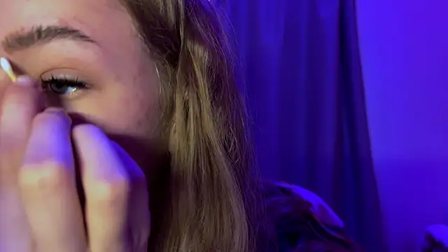 LunaCrave online show from 12-05-25, 11:08