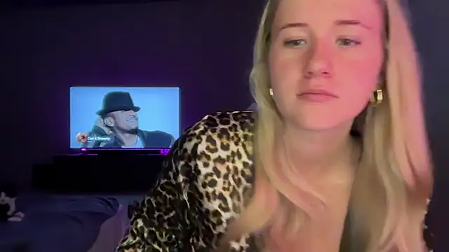 Snapshot of itssosierra chatting on 06-17-26, 04:37 itssosierra online show from 06-17-26, 04:37