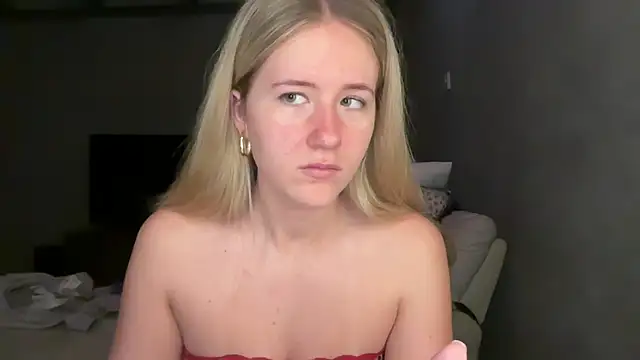 Snapshot of itssosierra chatting on 07-09-26, 12:37 itssosierra online show from 07-09-26, 12:37