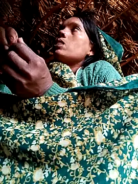 Cutsedi3 online show from 11-25-25, 06:13