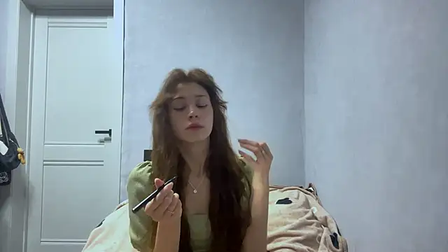 WildPeachh online show from 11-10-25, 06:18