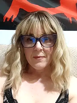 Amelialove42 online show from 04-19-26, 06:43