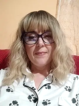 Amelialove42 online show from 06-06-26, 06:45