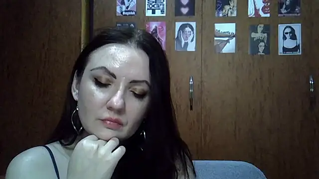 Snapshot of Kalorinn chatting on 03-25-26, 07:42 Kalorinn online show from 03-25-26, 07:42