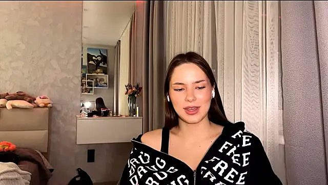 Snapshot of AlvinaMulloy chatting on 12-02-25, 04:24 AlvinaMulloy online show from 12-02-25, 04:24