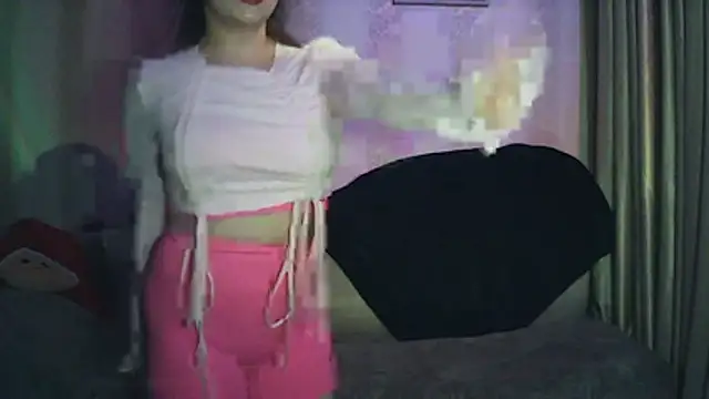 Snapshot of MoodieMira chatting on 04-15-26, 05:31 MoodieMira online show from 04-15-26, 05:31