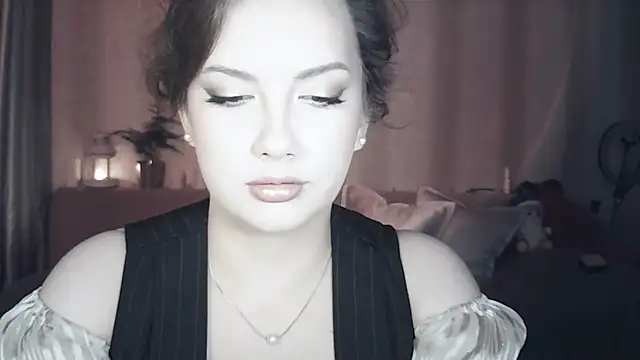 Snapshot of MoodieMira chatting on 05-17-26, 06:59 MoodieMira online show from 05-17-26, 06:59