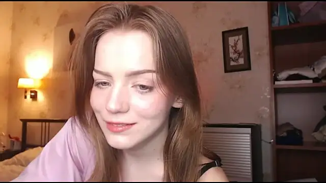 Snapshot of Olivia_Mensy chatting on 10-15-25, 09:42 Olivia Mensy online show from 10-15-25, 09:42