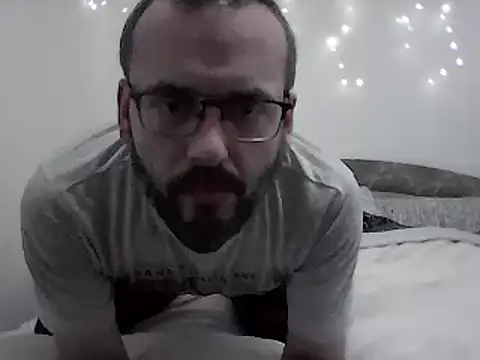 Snapshot of Mike_3789 chatting on 11-12-25, 04:07 Mike 3789 online show from 11-12-25, 04:07