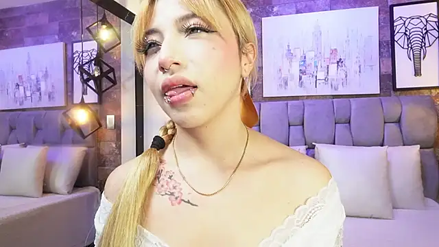 Sophia Bellucci online show from 11-19-25, 12:38