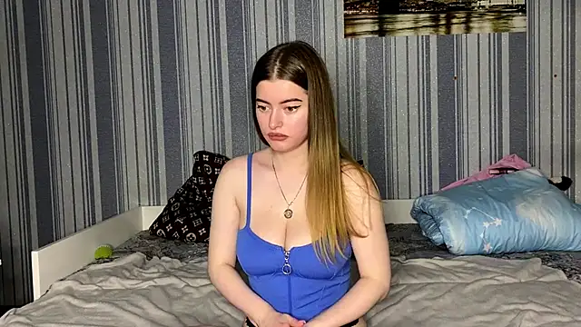 EmiliaCouple online show from 11-27-25, 01:57