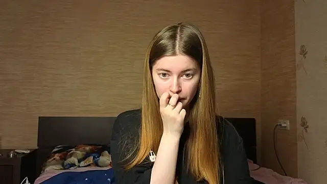 EmiliaCouple online show from 06-29-26, 11:32