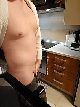 Snapshot of Alex_piloto chatting on 11-28-25, 07:16 Alex piloto online show from 11-28-25, 07:16