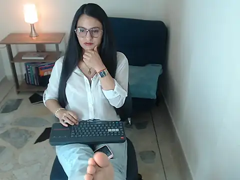 julieta rossi online show from 12-18-25, 04:29