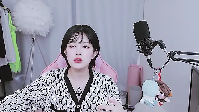 MISA 02 online show from 04-25-26, 02:58