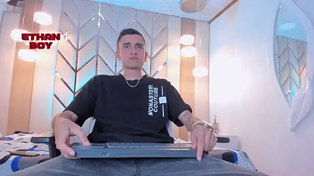 Ethan Boy  online show from 02-16-26, 08:27