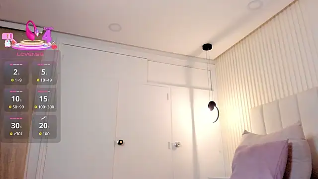 amira sanz online show from 12-04-25, 01:48