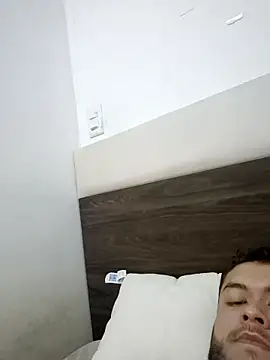 Snapshot of rich_ryx chatting on 01-10-26, 10:28 rich ryx online show from 01-10-26, 10:28