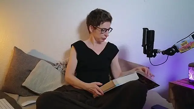 Antifistin online show from 11-15-25, 04:36