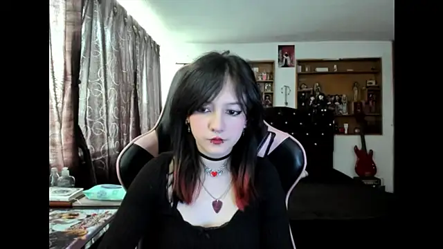 Maki Zein  online show from 11-20-25, 05:45