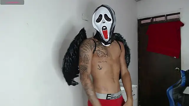 Snapshot of Angel_LatinGuy chatting on 10-12-25, 05:56 Angel LatinGuy online show from 10-12-25, 05:56