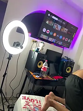 Snapshot of AnyRUSSO chatting on 02-14-26, 04:09 AnyRUSSO online show from 02-14-26, 04:09