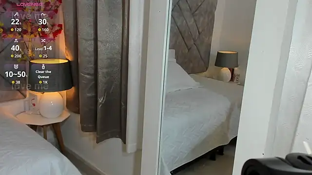  naylaa  online show from 04-15-26, 03:13