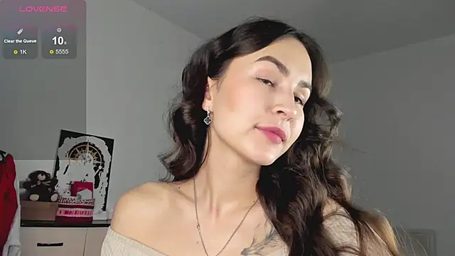 LionKierra online show from 11-27-25, 04:03