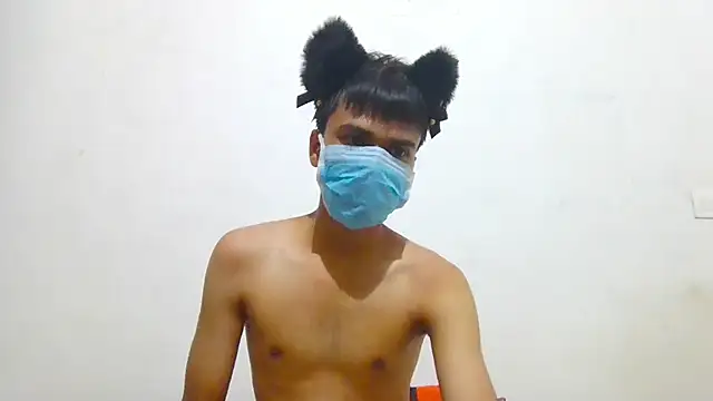lil-twink19 online show from 05-21-26, 04:47