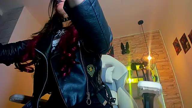 Evangelinejoness  online show from 03-26-26, 11:49