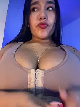 Snapshot of mis-violetha chatting on 05-16-26, 12:18 mis-violetha online show from 05-16-26, 12:18