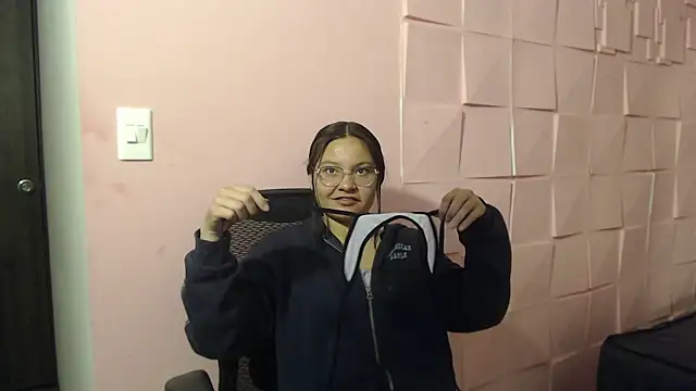 Snapshot of _kita chatting on 10-29-25, 11:56 kita online show from 10-29-25, 11:56