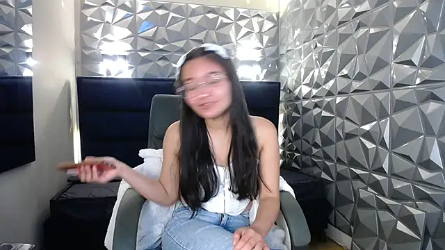 Snapshot of _kita chatting on 11-21-25, 02:16 kita online show from 11-21-25, 02:16