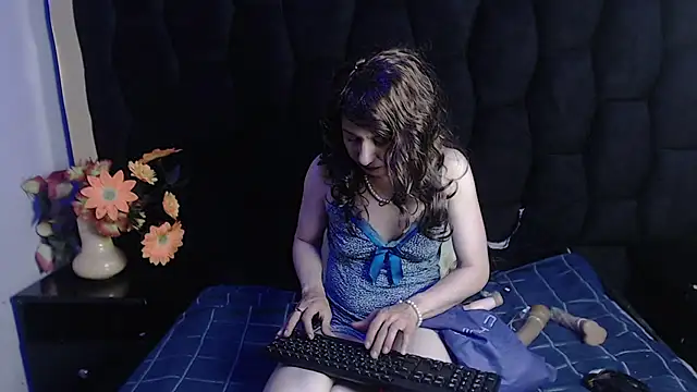 Kylie Bloom online show from 11-10-25, 09:03