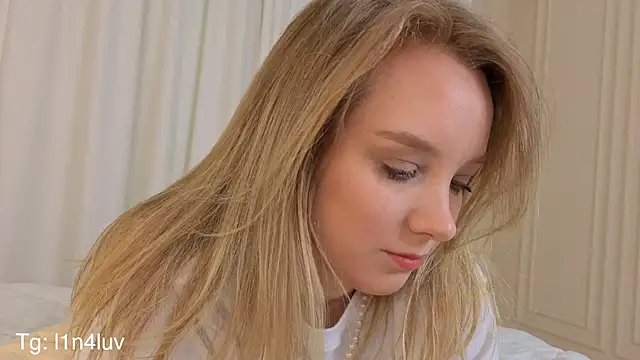 AIicaparkerc online show from 11-17-25, 09:20