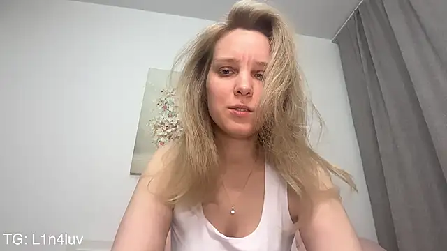 AIicaparkerc online show from 04-19-26, 06:21