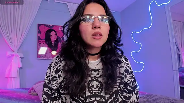 HollyPeach online show from 01-10-26, 04:31