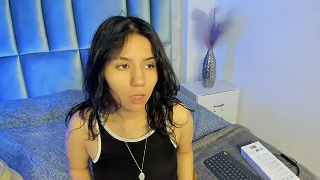 HollyPeach online show from 05-28-26, 07:33