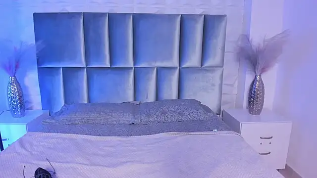 HollyPeach online show from 07-17-26, 03:24