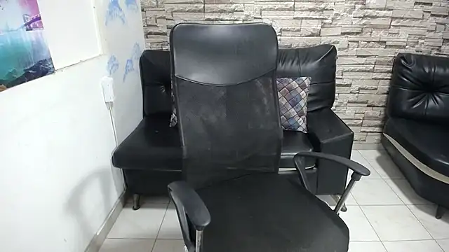 rom weasley online show from 10-17-25, 11:02