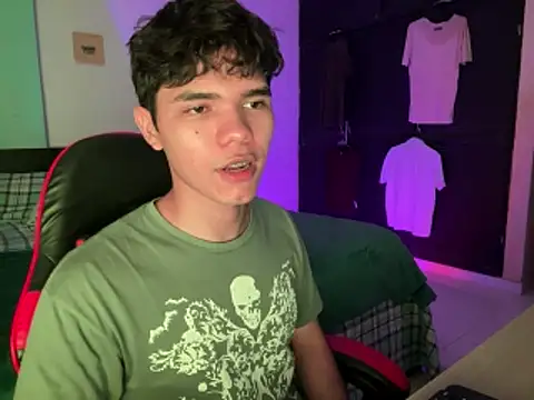 Im Camii online show from 04-14-26, 06:36