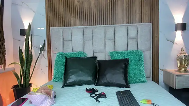 Sassha ferrer online show from 01-11-26, 06:13