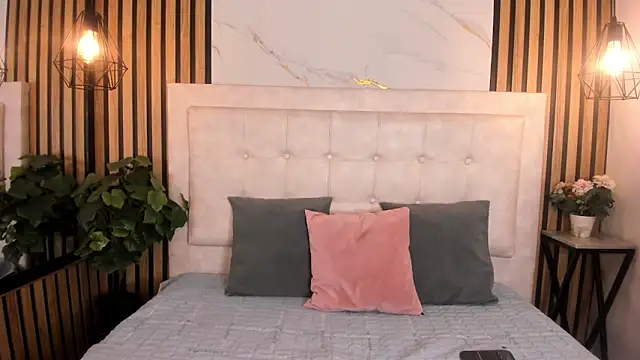 Sassha ferrer online show from 02-15-26, 12:25