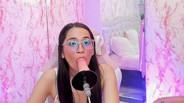Snapshot of GabbiePrice chatting on 10-11-25, 08:51 GabbiePrice online show from 10-11-25, 08:51